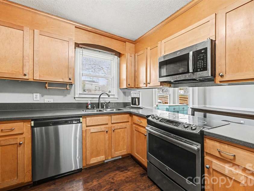 3408 Farm Lake Drive, Concord, NC 28027.  MLS# CAR4359783, YatesRealty ID 7711. 