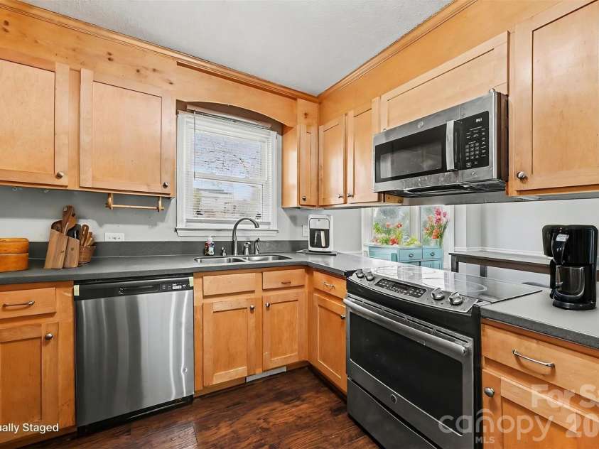3408 Farm Lake Drive, Concord, NC 28027.  MLS# CAR4359783, YatesRealty ID 7711. 