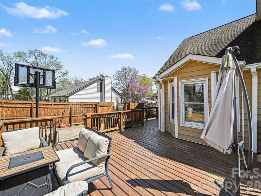 3408 Farm Lake Drive, Concord, NC 28027.  MLS# CAR4359783, YatesRealty ID 7711. 