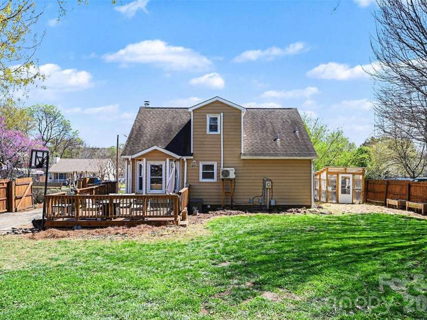 3408 Farm Lake Drive, Concord, NC 28027.  MLS# CAR4359783, YatesRealty ID 7711. 