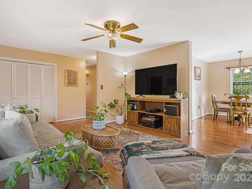 362 Mills Gap Road, Asheville, NC 28803.  MLS# CAR4268413, YatesRealty ID 7711. 