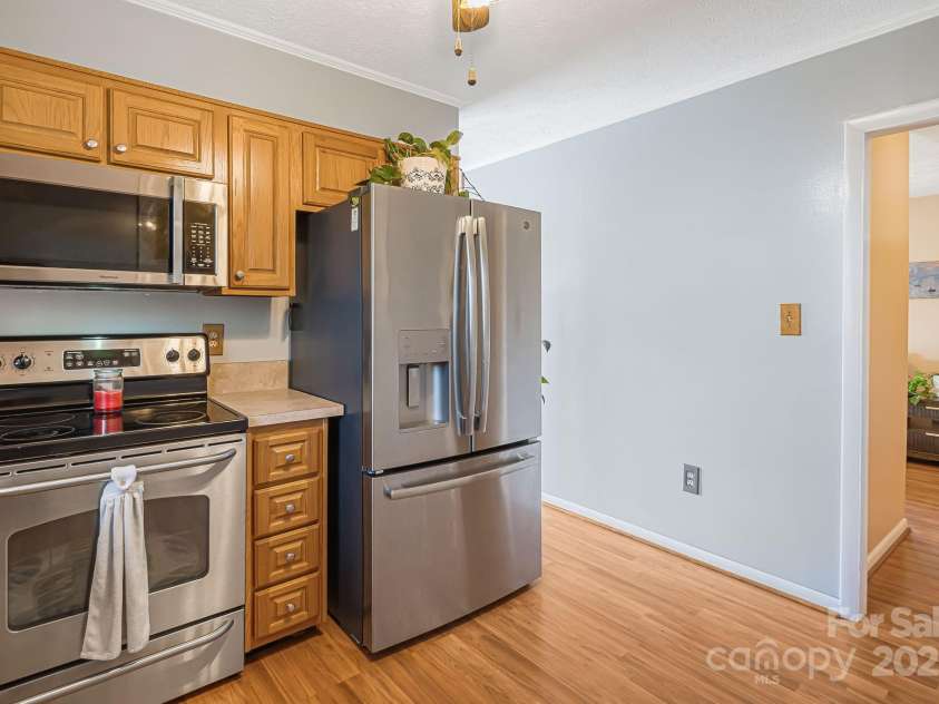 362 Mills Gap Road, Asheville, NC 28803.  MLS# CAR4268413, YatesRealty ID 7711. 