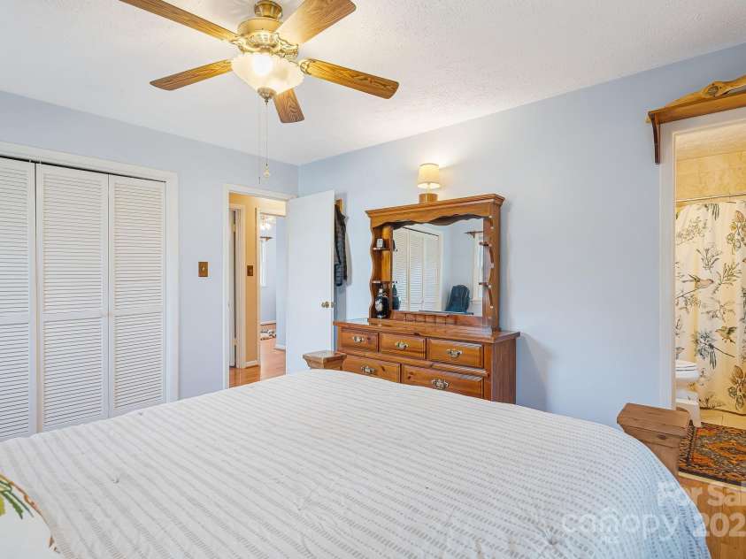 362 Mills Gap Road, Asheville, NC 28803.  MLS# CAR4268413, YatesRealty ID 7711. 