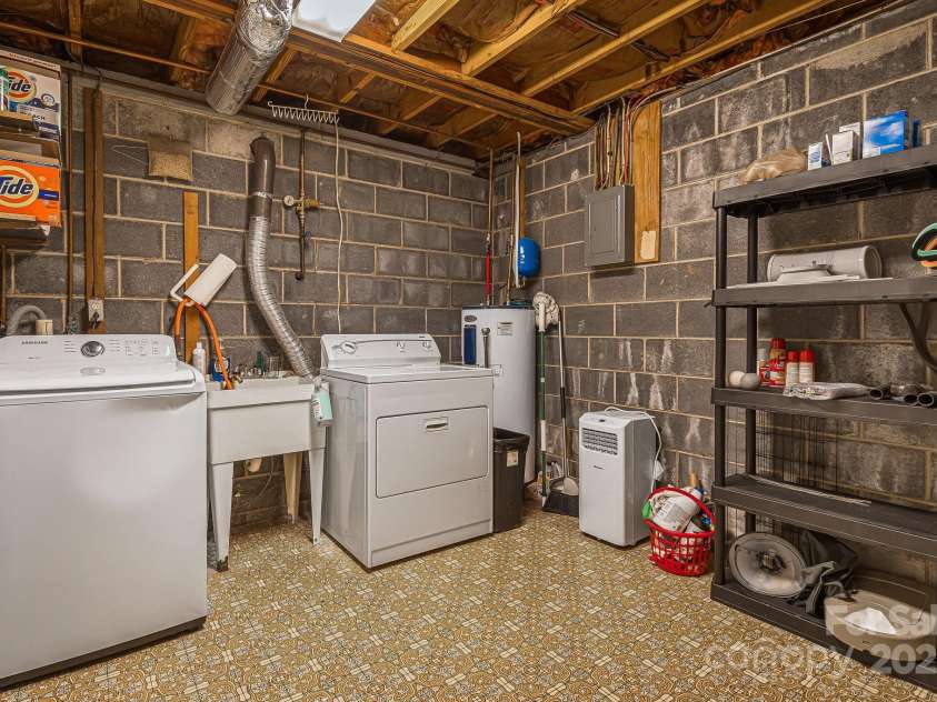 362 Mills Gap Road, Asheville, NC 28803.  MLS# CAR4268413, YatesRealty ID 7711. 