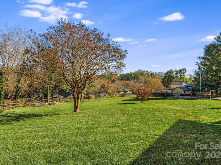 362 Mills Gap Road, Asheville, NC 28803.  MLS# CAR4268413, YatesRealty ID 7711. 