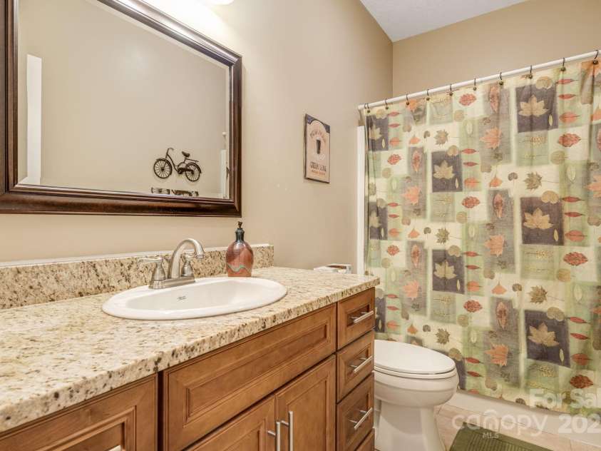 19 Barclay Drive, Candler, NC 28715.  MLS# CAR4242020, YatesRealty ID 7712. 