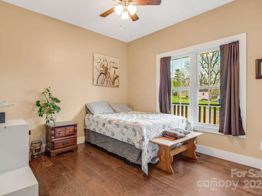 19 Barclay Drive, Candler, NC 28715.  MLS# CAR4242020, YatesRealty ID 7712. 