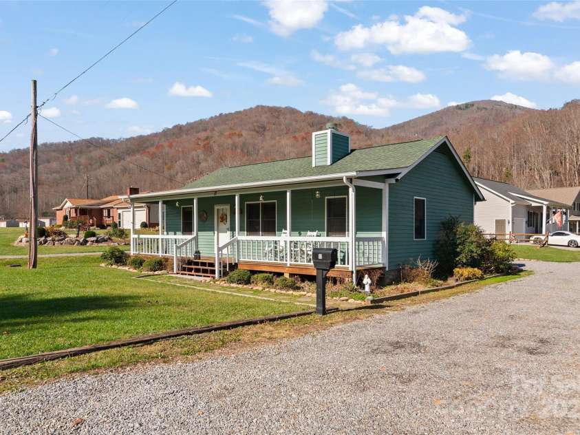 17 Dream Meadow Lane, Maggie Valley, NC 28751.  MLS# CAR4200821, YatesRealty ID 7713. 
