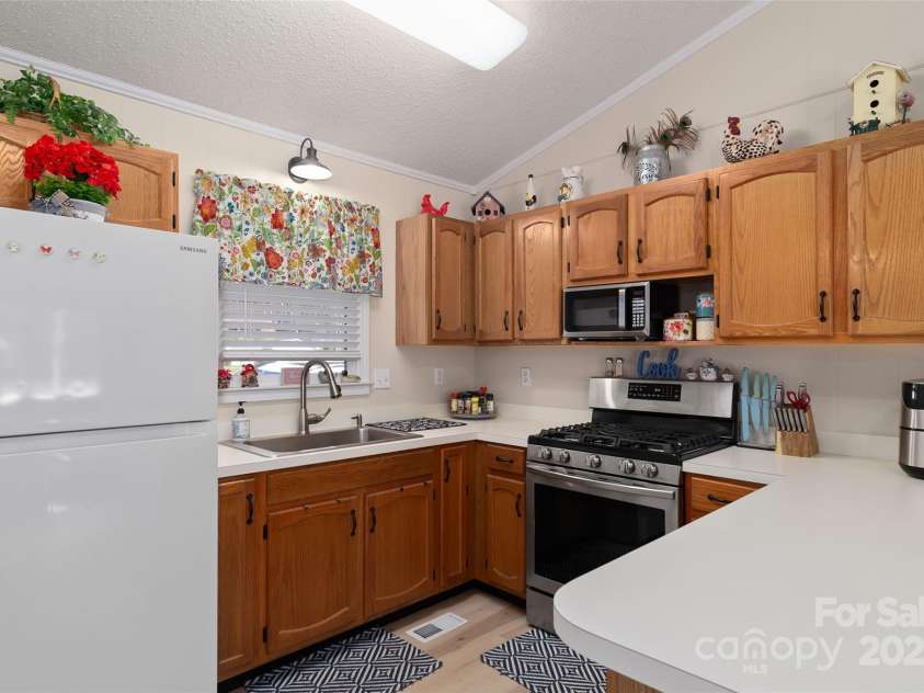 17 Dream Meadow Lane, Maggie Valley, NC 28751.  MLS# CAR4200821, YatesRealty ID 7713. 