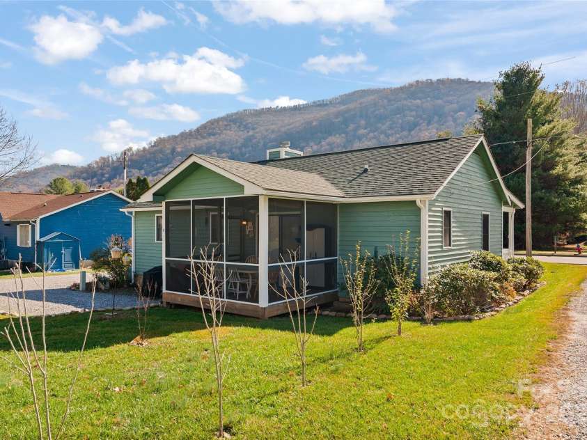 17 Dream Meadow Lane, Maggie Valley, NC 28751.  MLS# CAR4200821, YatesRealty ID 7713. 