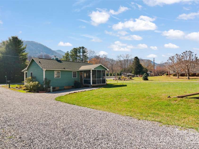 17 Dream Meadow Lane, Maggie Valley, NC 28751.  MLS# CAR4200821, YatesRealty ID 7713. 