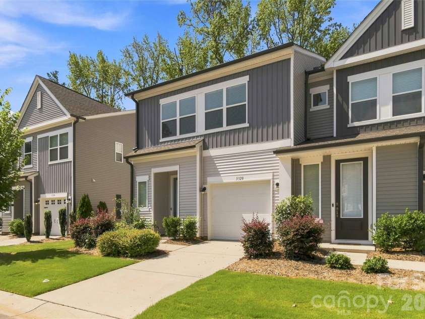 5320 Somerset Hill Lane, Charlotte, NC 28269.  MLS# CAR4413784, YatesRealty ID 7713. 