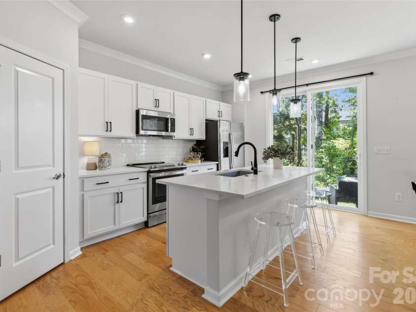 5320 Somerset Hill Lane, Charlotte, NC 28269.  MLS# CAR4413784, YatesRealty ID 7713. 