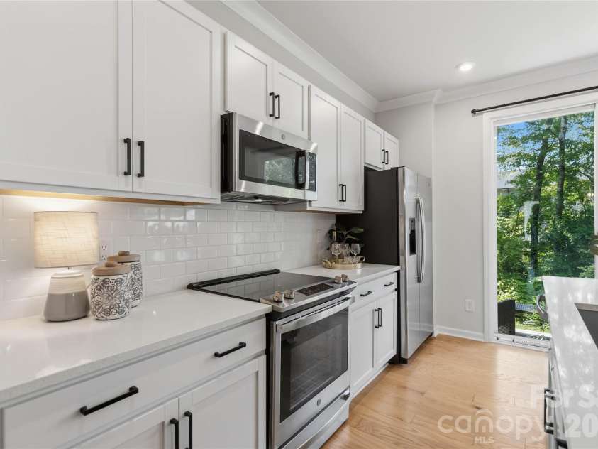 5320 Somerset Hill Lane, Charlotte, NC 28269.  MLS# CAR4413784, YatesRealty ID 7713. 