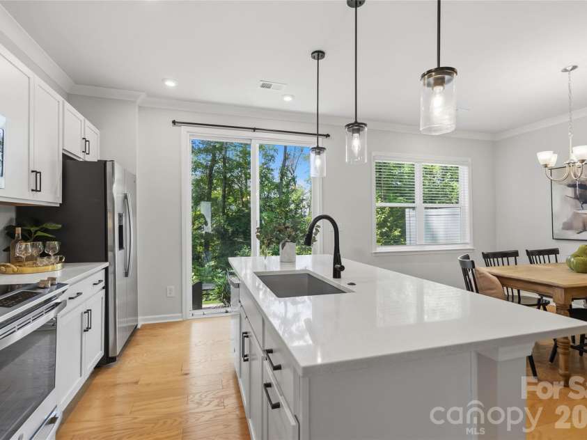 5320 Somerset Hill Lane, Charlotte, NC 28269.  MLS# CAR4413784, YatesRealty ID 7713. 