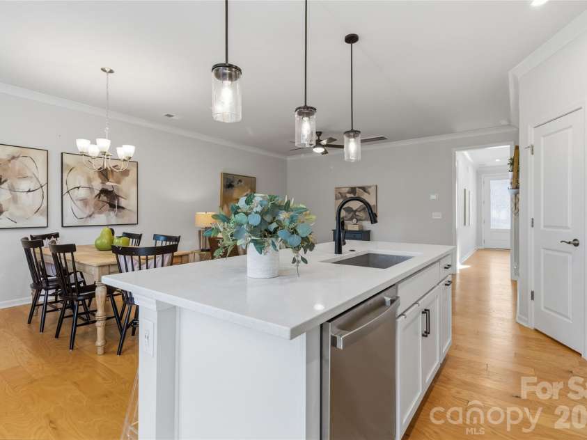5320 Somerset Hill Lane, Charlotte, NC 28269.  MLS# CAR4413784, YatesRealty ID 7713. 