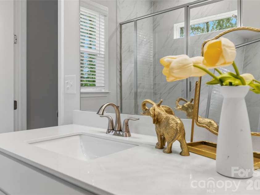 5320 Somerset Hill Lane, Charlotte, NC 28269.  MLS# CAR4413784, YatesRealty ID 7713. 