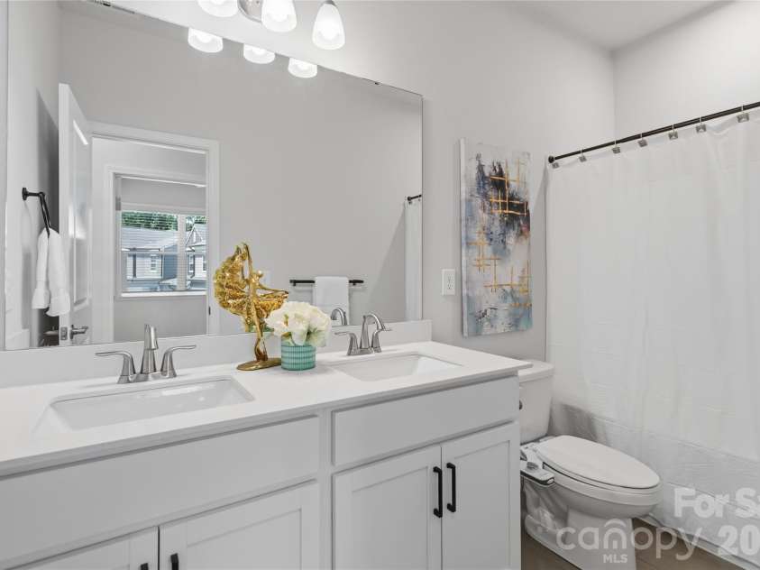 5320 Somerset Hill Lane, Charlotte, NC 28269.  MLS# CAR4413784, YatesRealty ID 7713. 