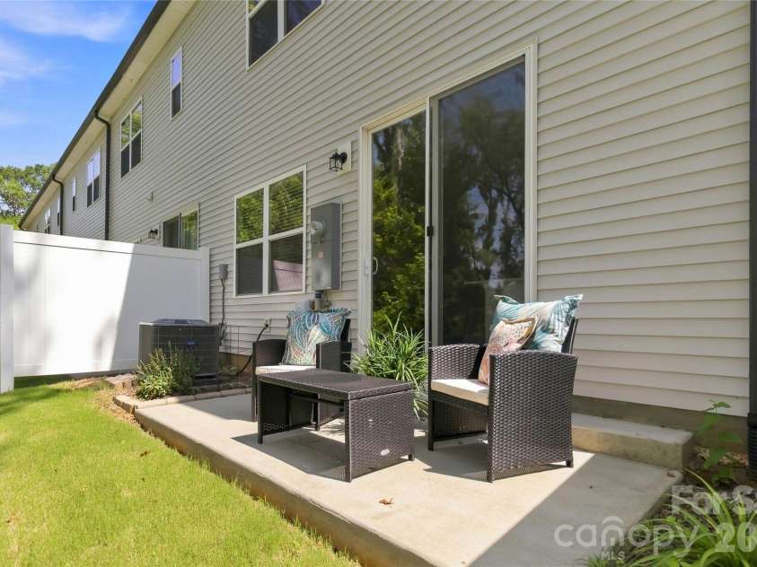 5320 Somerset Hill Lane, Charlotte, NC 28269.  MLS# CAR4413784, YatesRealty ID 7713. 