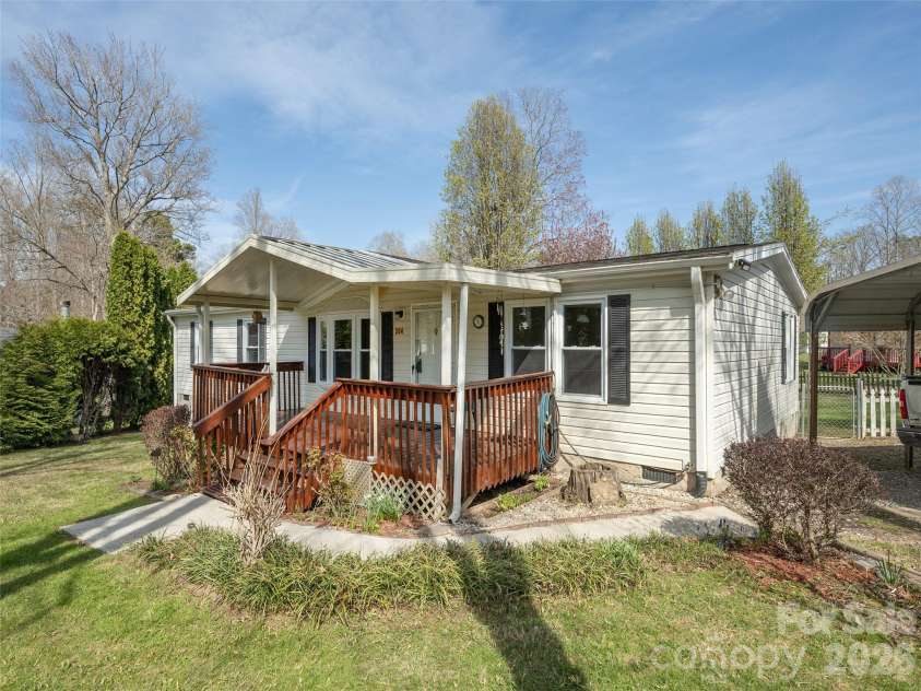 204 Cookies Way, Arden, NC 28704.  MLS# CAR4360700, YatesRealty ID 7714. 