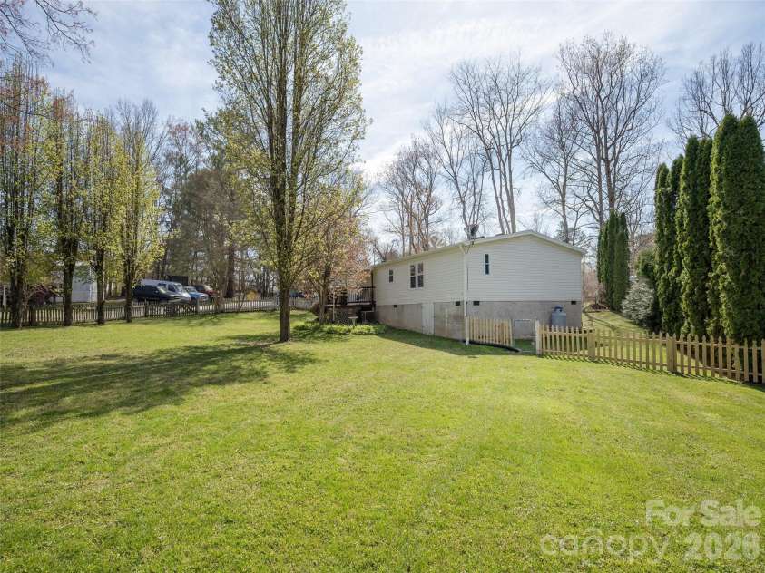 204 Cookies Way, Arden, NC 28704.  MLS# CAR4360700, YatesRealty ID 7714. 