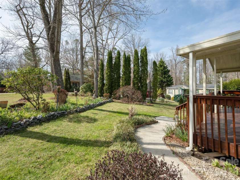 204 Cookies Way, Arden, NC 28704.  MLS# CAR4360700, YatesRealty ID 7714. 