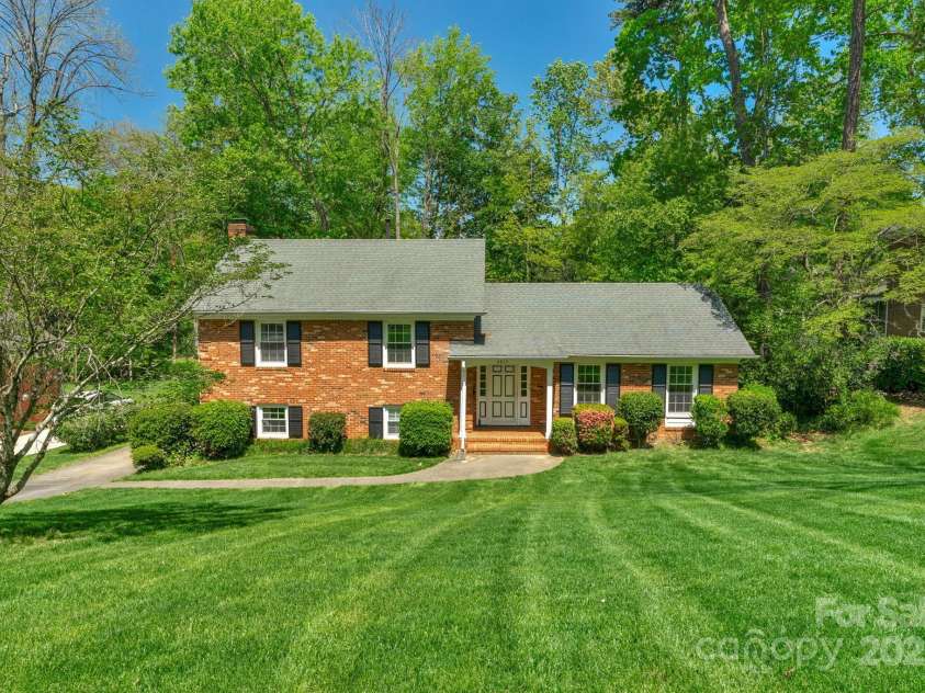 2815 Burnt Mill Road, Charlotte, NC 28210.  MLS# CAR4247538, YatesRealty ID 7714. 