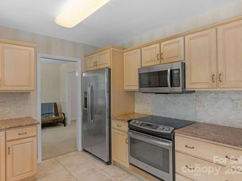 2815 Burnt Mill Road, Charlotte, NC 28210.  MLS# CAR4247538, YatesRealty ID 7714. 