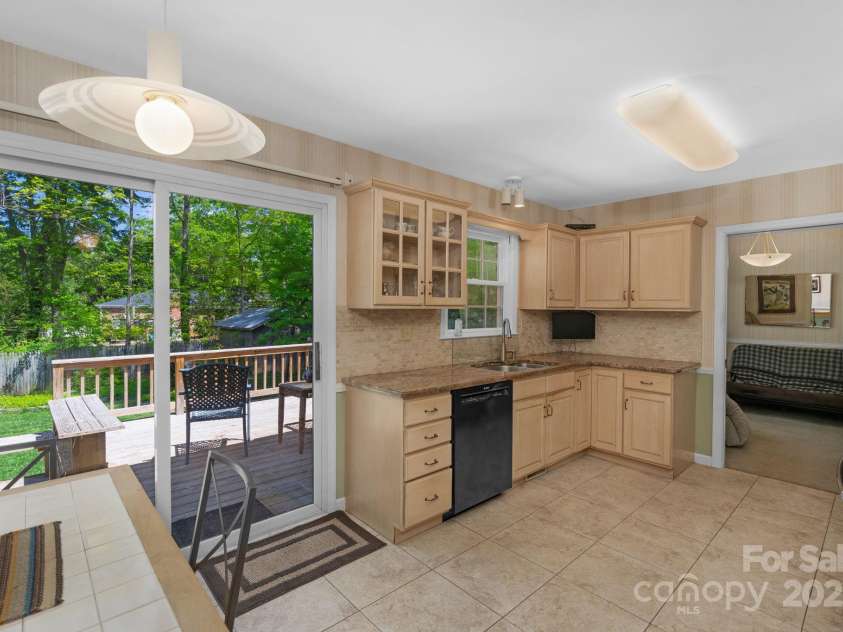 2815 Burnt Mill Road, Charlotte, NC 28210.  MLS# CAR4247538, YatesRealty ID 7714. 