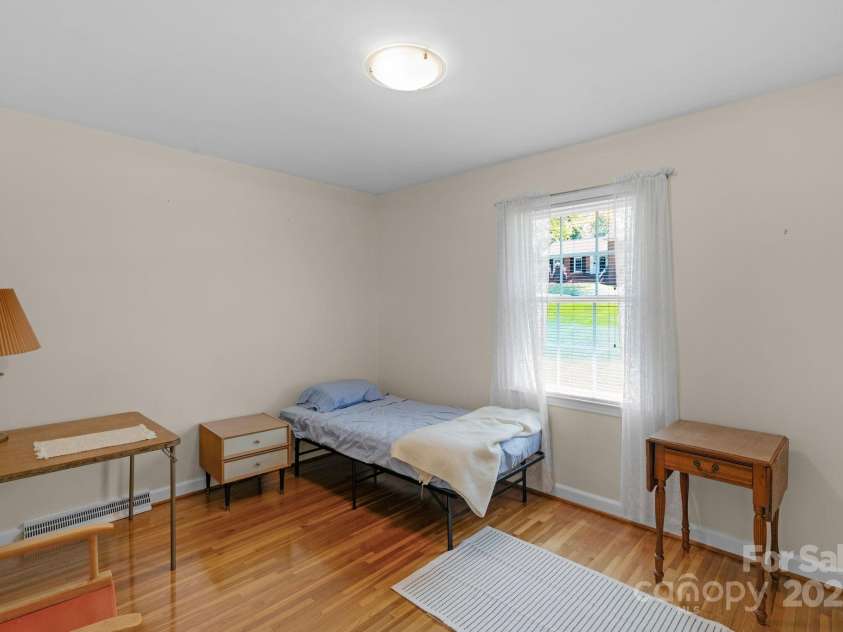 2815 Burnt Mill Road, Charlotte, NC 28210.  MLS# CAR4247538, YatesRealty ID 7714. 