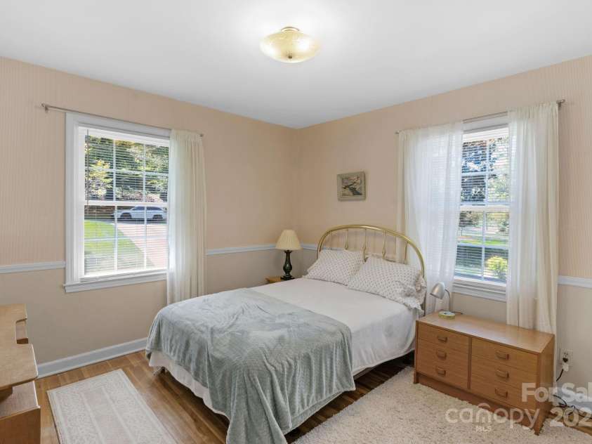 2815 Burnt Mill Road, Charlotte, NC 28210.  MLS# CAR4247538, YatesRealty ID 7714. 