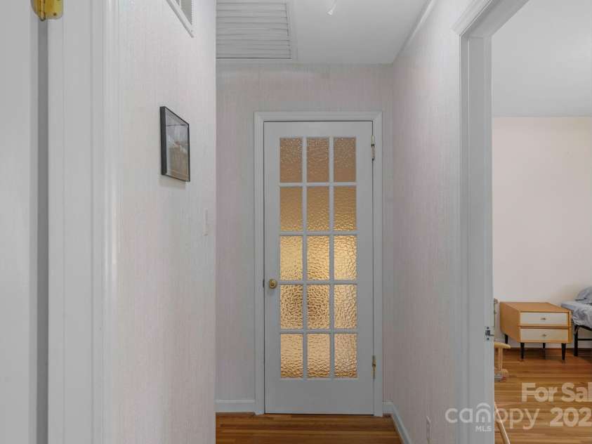 2815 Burnt Mill Road, Charlotte, NC 28210.  MLS# CAR4247538, YatesRealty ID 7714. 