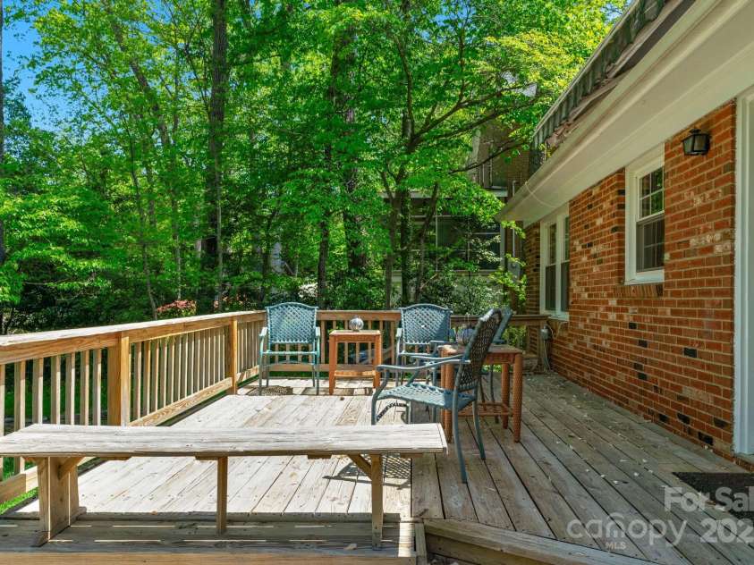 2815 Burnt Mill Road, Charlotte, NC 28210.  MLS# CAR4247538, YatesRealty ID 7714. 