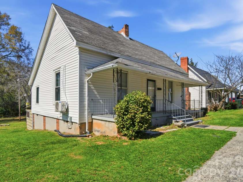 123 Highland Street, Rock Hill, SC 29730.  MLS# CAR4360208, YatesRealty ID 7715. 