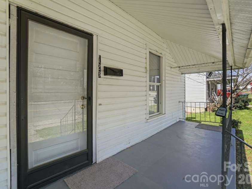 123 Highland Street, Rock Hill, SC 29730.  MLS# CAR4360208, YatesRealty ID 7715. 