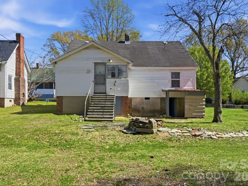123 Highland Street, Rock Hill, SC 29730.  MLS# CAR4360208, YatesRealty ID 7715. 