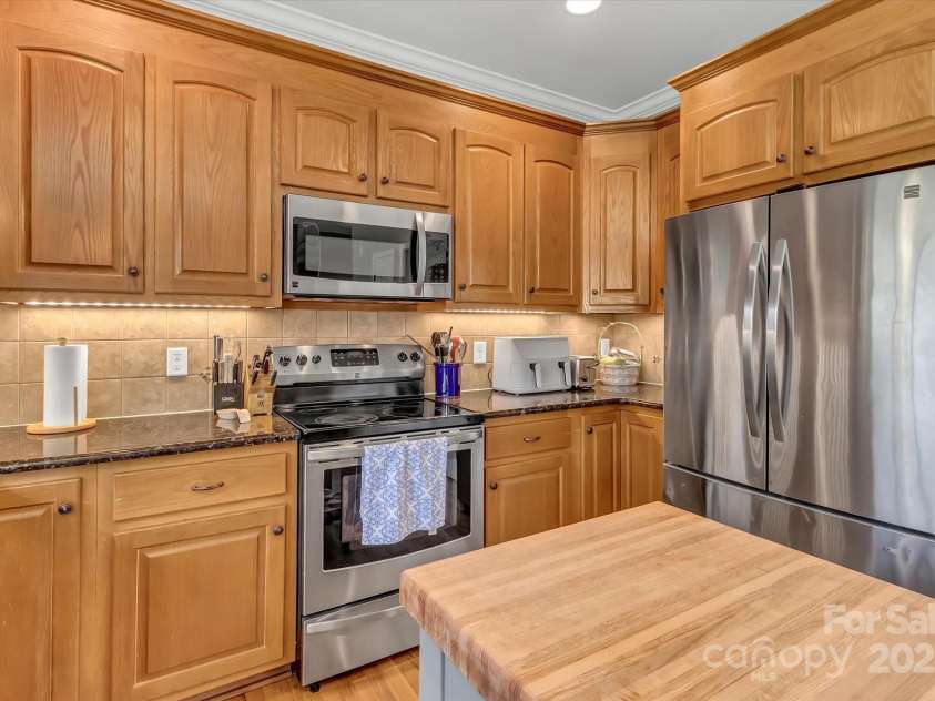 1026 Paragon Court, Conover, NC 28613.  MLS# CAR4237936, YatesRealty ID 7716. 