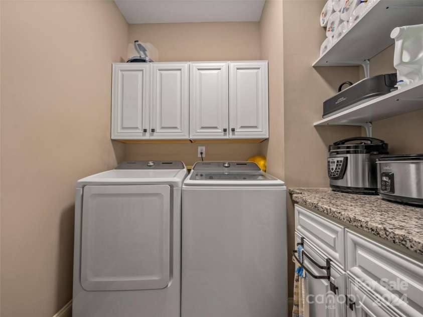 483 Heather Marie Drive, Hendersonville, NC 28792.  MLS# CAR4209214, YatesRealty ID 7717. 