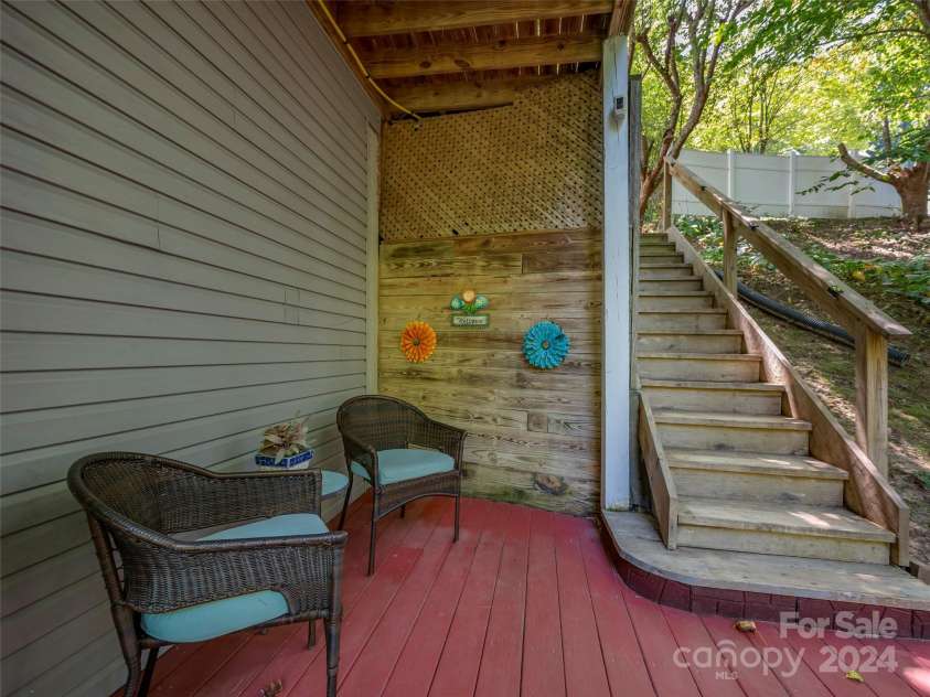 483 Heather Marie Drive, Hendersonville, NC 28792.  MLS# CAR4209214, YatesRealty ID 7717. 