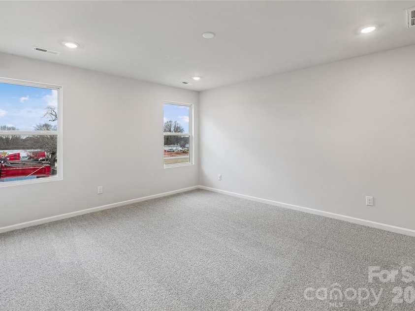 520 Bond Street, Statesville, NC 28677.  MLS# CAR4347335, YatesRealty ID 7717. 