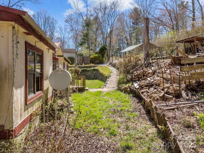 56 Woodscape Drive, Mills River, NC 28759.  MLS# CAR4237896, YatesRealty ID 7718. 