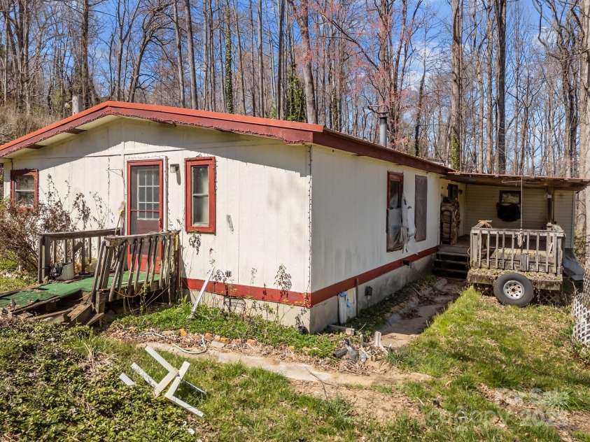 56 Woodscape Drive, Mills River, NC 28759.  MLS# CAR4237896, YatesRealty ID 7718. 