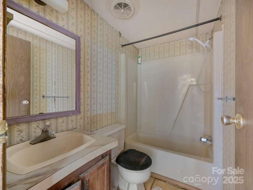 56 Woodscape Drive, Mills River, NC 28759.  MLS# CAR4237896, YatesRealty ID 7718. 