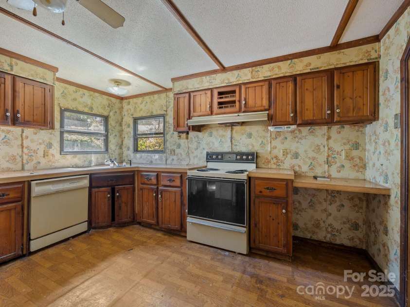56 Woodscape Drive, Mills River, NC 28759.  MLS# CAR4237896, YatesRealty ID 7718. 