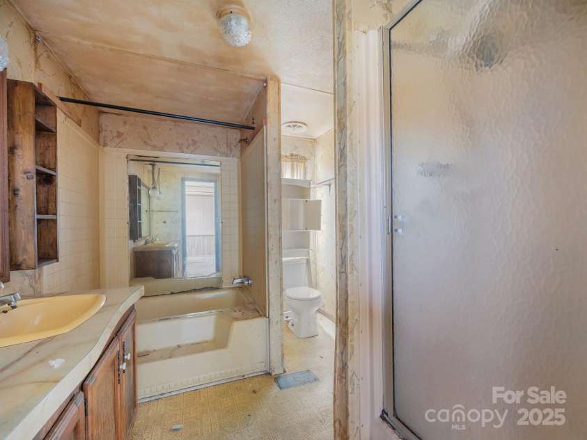 56 Woodscape Drive, Mills River, NC 28759.  MLS# CAR4237896, YatesRealty ID 7718. 