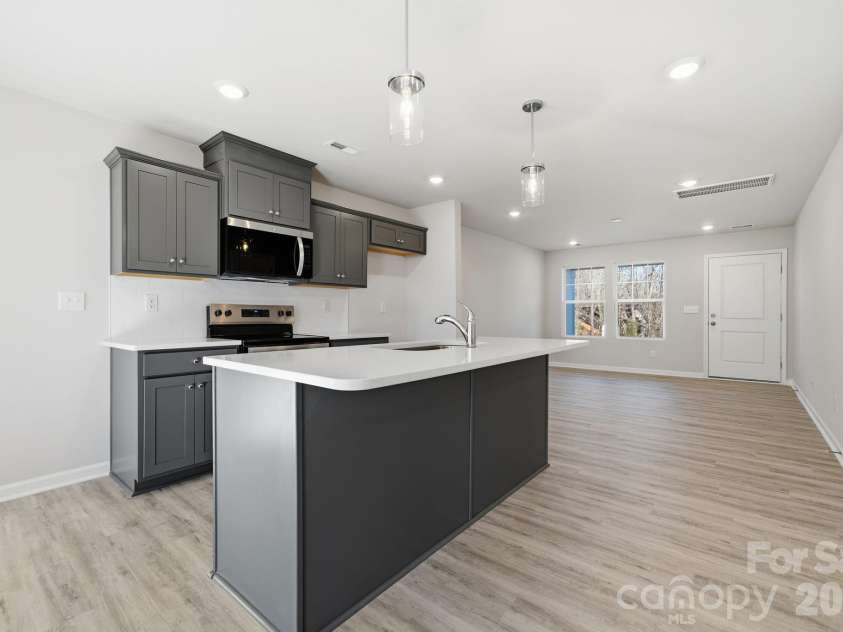 935 Wallace Street, Statesville, NC 28677.  MLS# CAR4347338, YatesRealty ID 7718. 