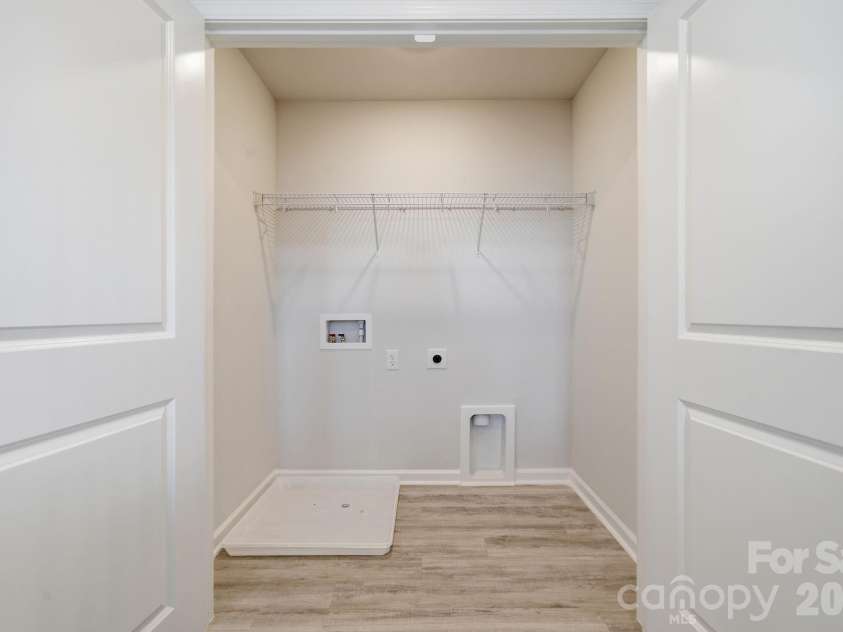 935 Wallace Street, Statesville, NC 28677.  MLS# CAR4347338, YatesRealty ID 7718. 