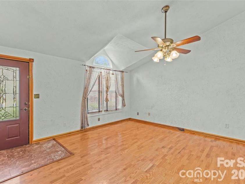 11826 Merriweather Drive, Charlotte, NC 28273.  MLS# CAR4386149, YatesRealty ID 7719. 
