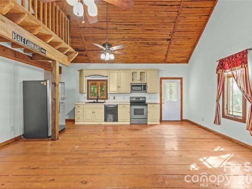 11826 Merriweather Drive, Charlotte, NC 28273.  MLS# CAR4386149, YatesRealty ID 7719. 