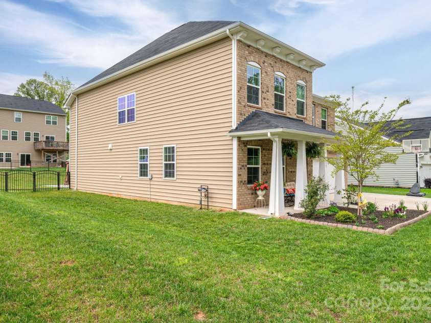 3455 Old Knobbley Oak Drive, Gastonia, NC 28056.  MLS# CAR4239782, YatesRealty ID 7719. 